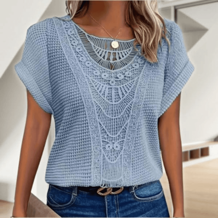 Karélia – Blusa Elegante Stile Ibiza con Dettagli in Pizzo