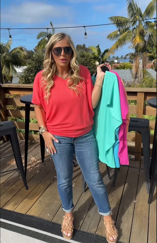 Selena – Top Estivo Casual con Scollo a V – Tessuto a Costine Leggero e Vestibilità Ampia