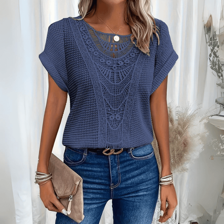 Karélia – Blusa Elegante Stile Ibiza con Dettagli in Pizzo