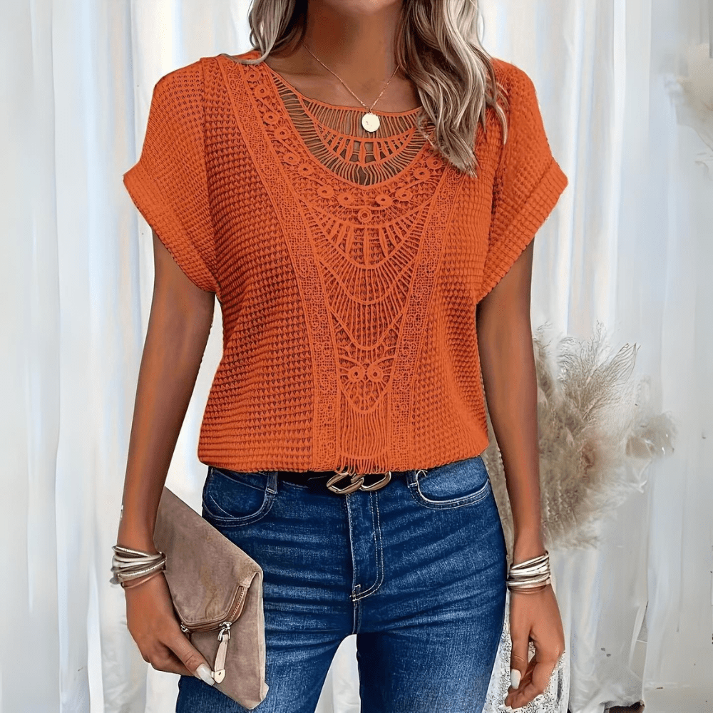 Karélia – Blusa Elegante Stile Ibiza con Dettagli in Pizzo