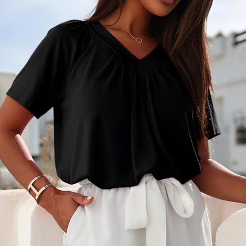Isabelle – Blusa Plissettata con Scollo a V – Maniche Corte e Tessuto Morbido